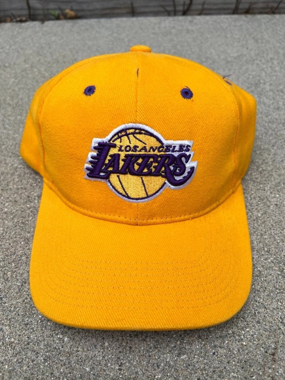 Vintage TEAM LA Los Angeles Lakers Basketball Hat Mens NBA Yellow Adjustable Cap